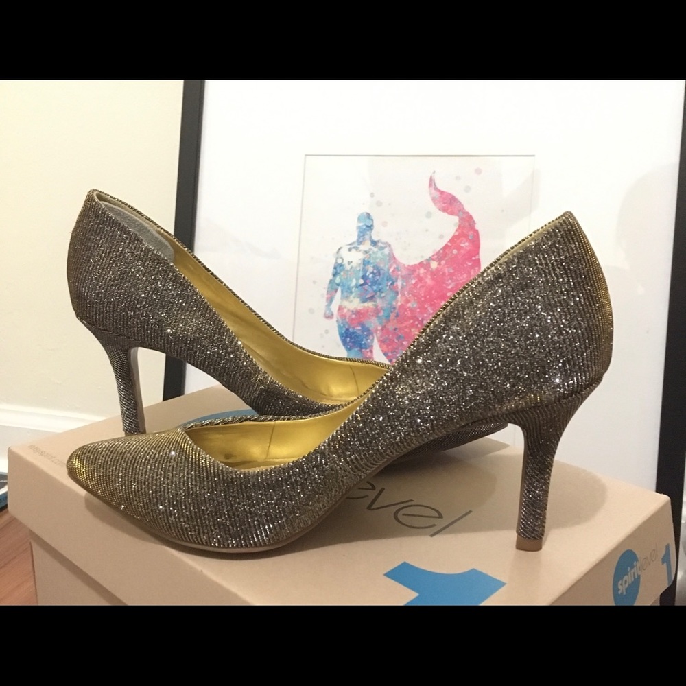 Gold/Black/Silver heels pump